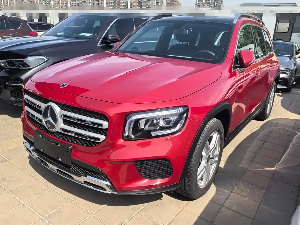 Mercedes-Benz GLB — фото 1