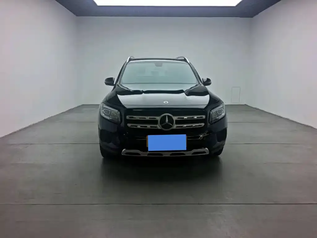 Mercedes-Benz GLB — фото 1