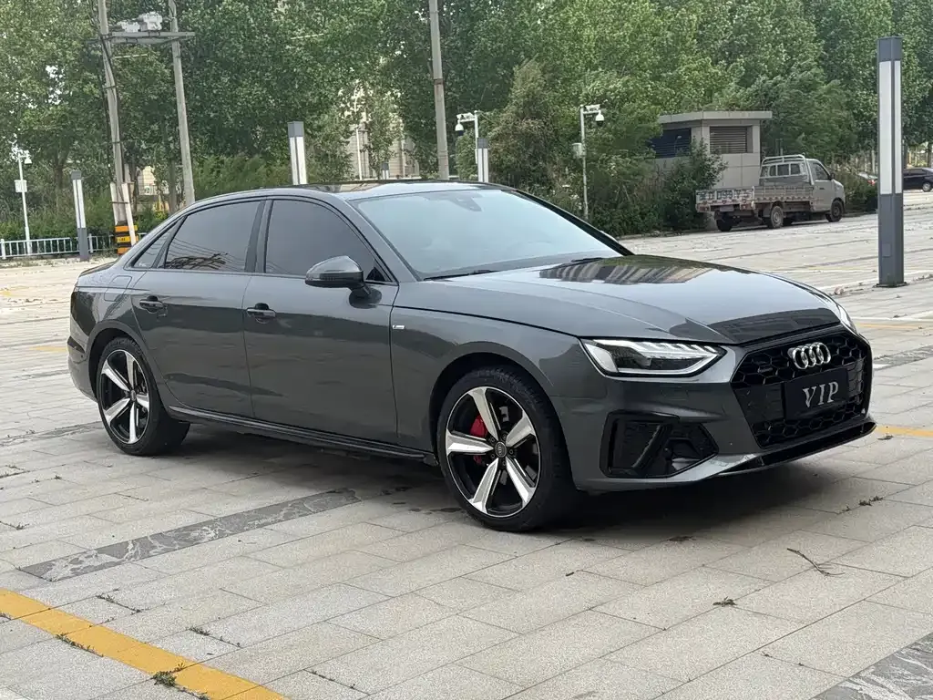 Audi A4L 2023 из CN, фото 1