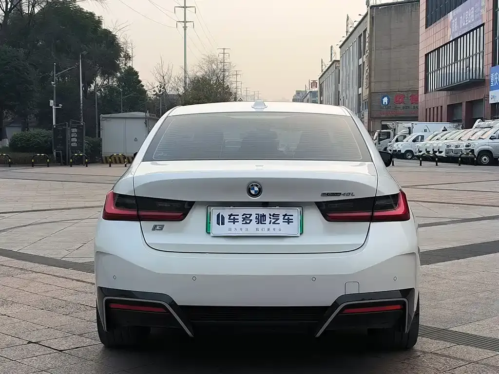 BMW i3 2024 из CN, фото 2
