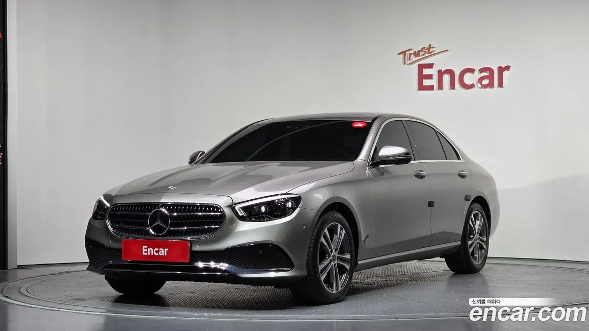 Mercedes-Benz E-Class — фото 1