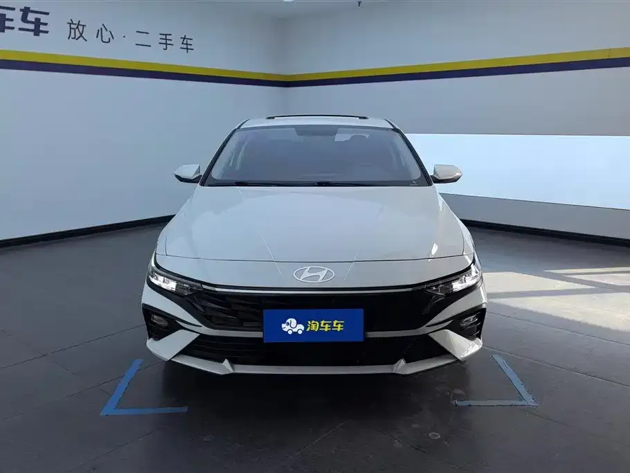 Hyundai Elantra — фото 2