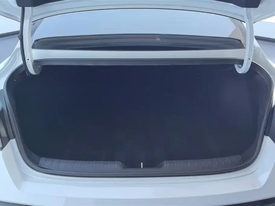 Hyundai Elantra — фото 4