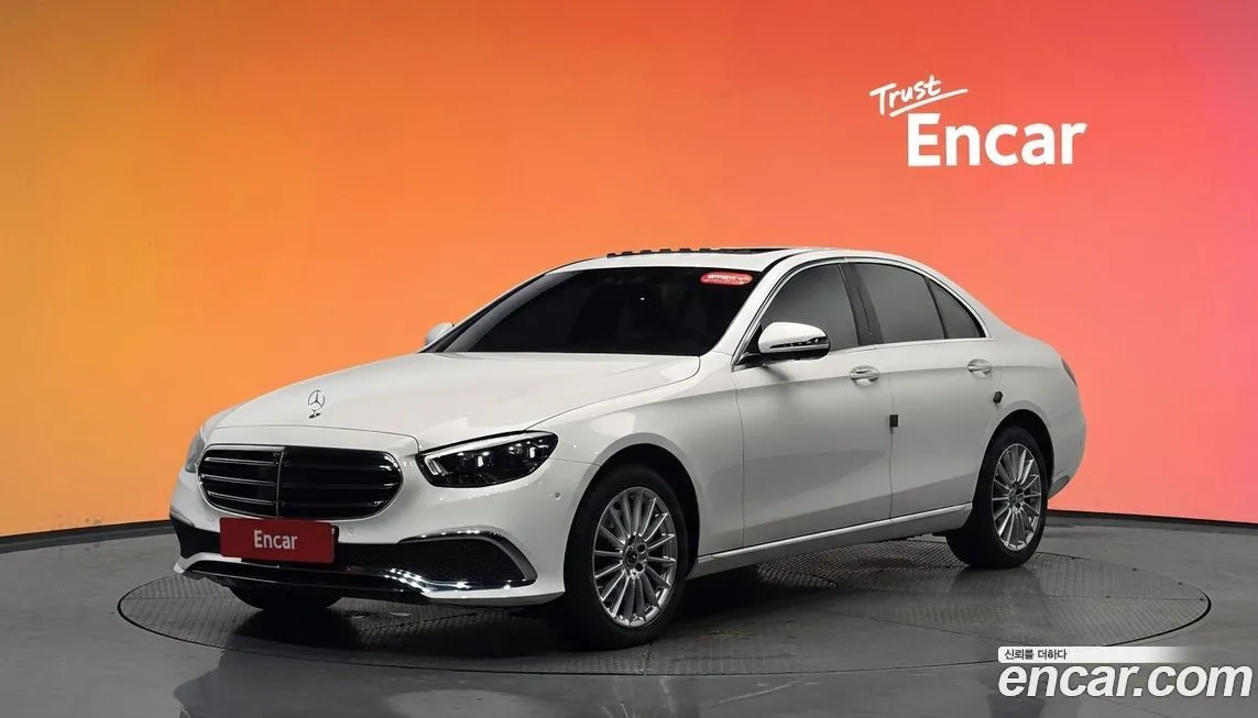 Mercedes-Benz E-Class — фото 1