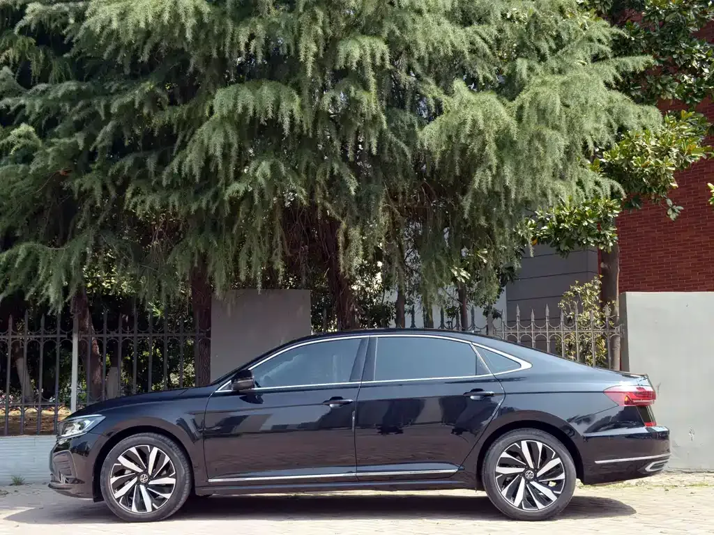 Volkswagen Passat — фото 7