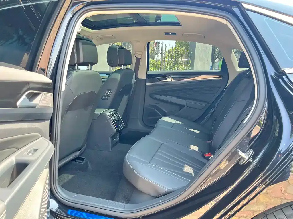 Volkswagen Passat — фото 9