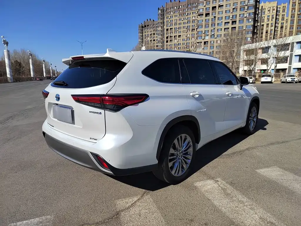 Toyota Highlander — фото 5