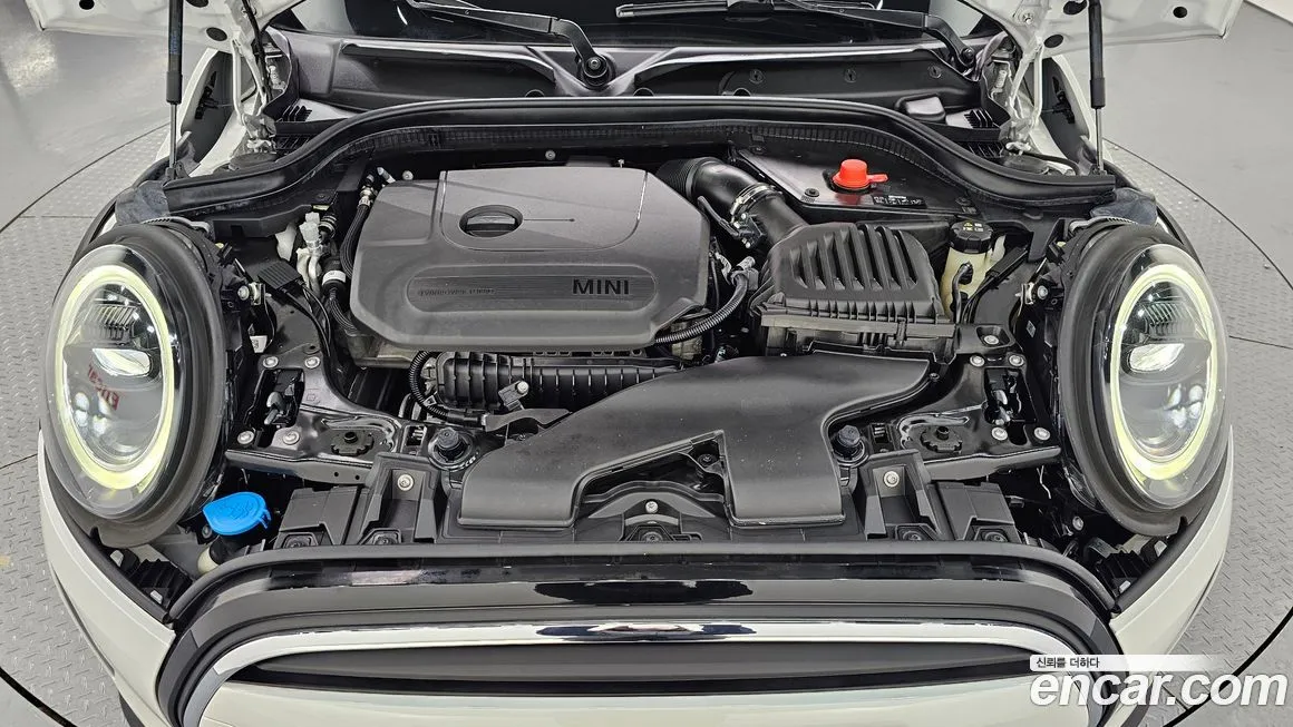 Mini Cooper Convertible 2024 из KR, фото 7
