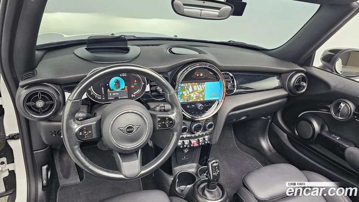 Mini Cooper Convertible 2024 из KR, фото 10