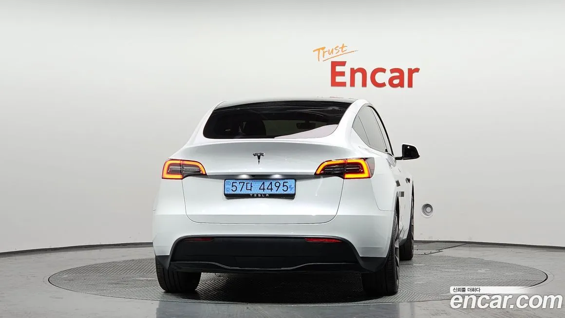 Tesla Model Y — фото 3
