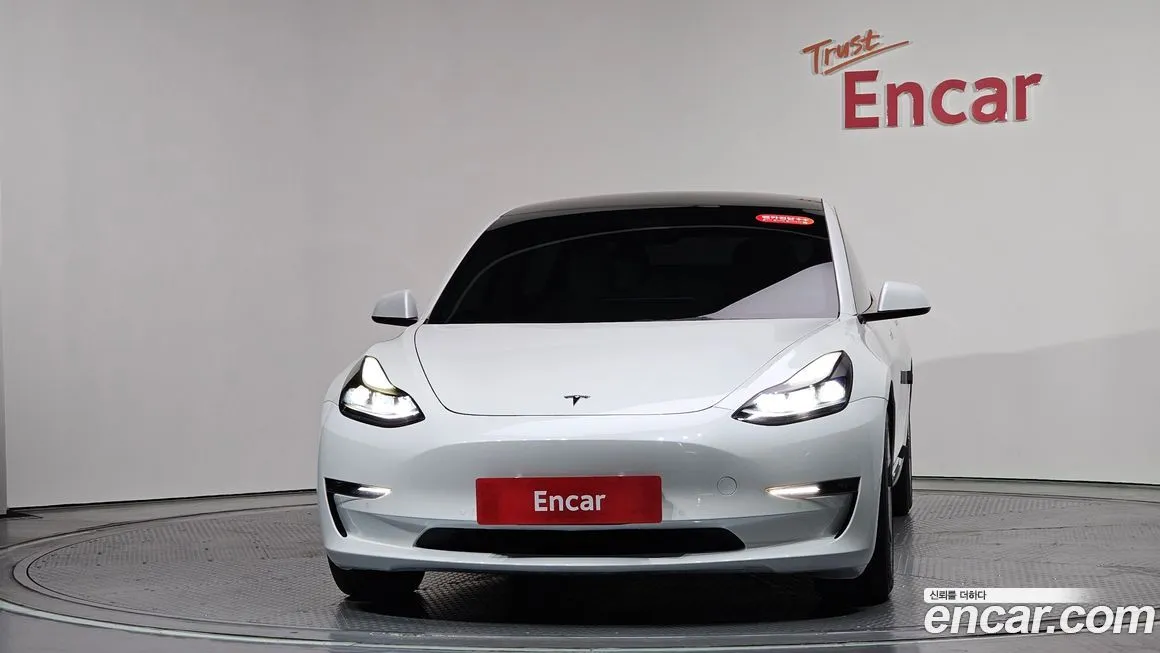 Tesla Model 3 — фото 5