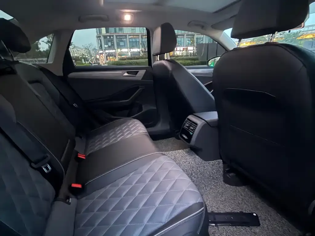 Volkswagen Sagitar 2023 из CN, фото 4