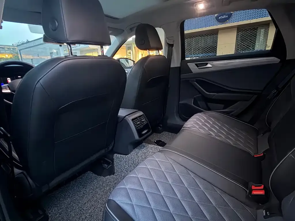 Volkswagen Sagitar 2023 из CN, фото 2