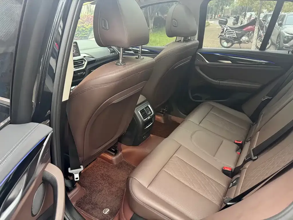 BMW X3 2024 из CN, фото 2