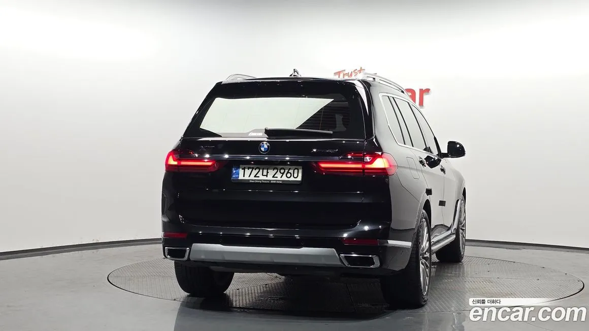BMW X7 — фото 2