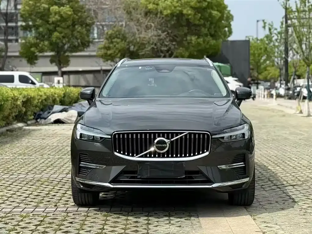 Volvo XC60 — фото 10