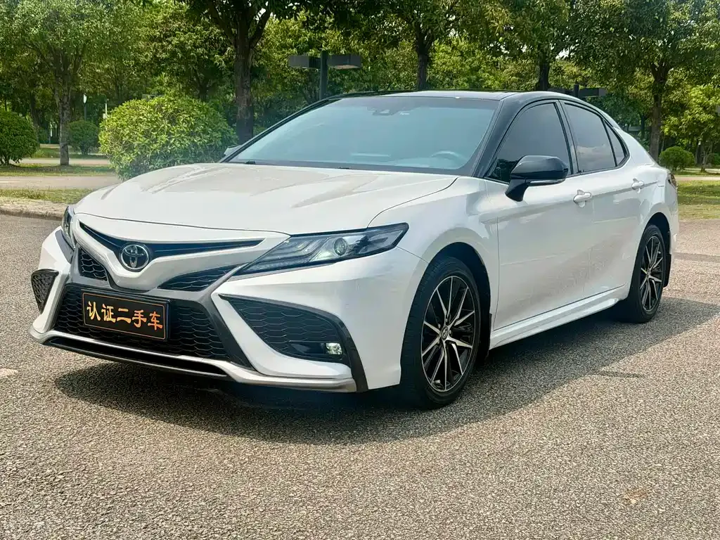 Toyota Camry 2022 из CN, фото 1