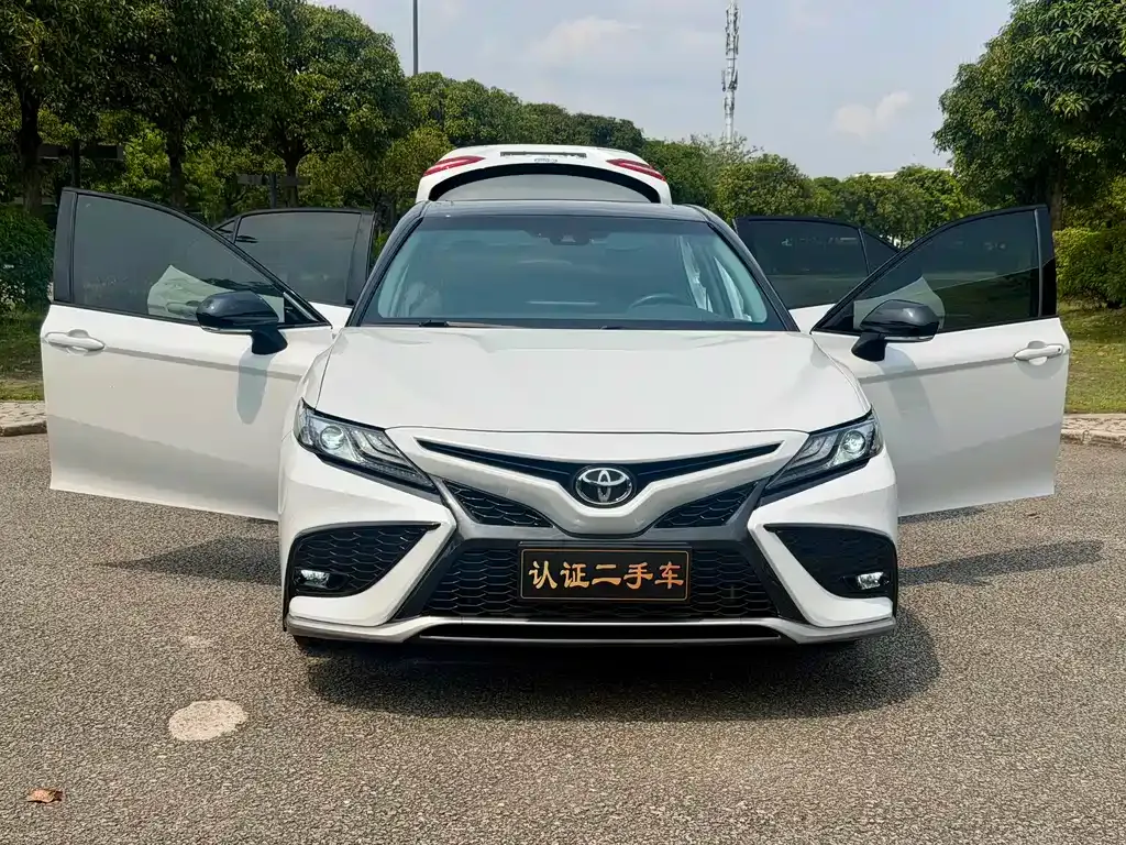 Toyota Camry 2022 из CN, фото 8
