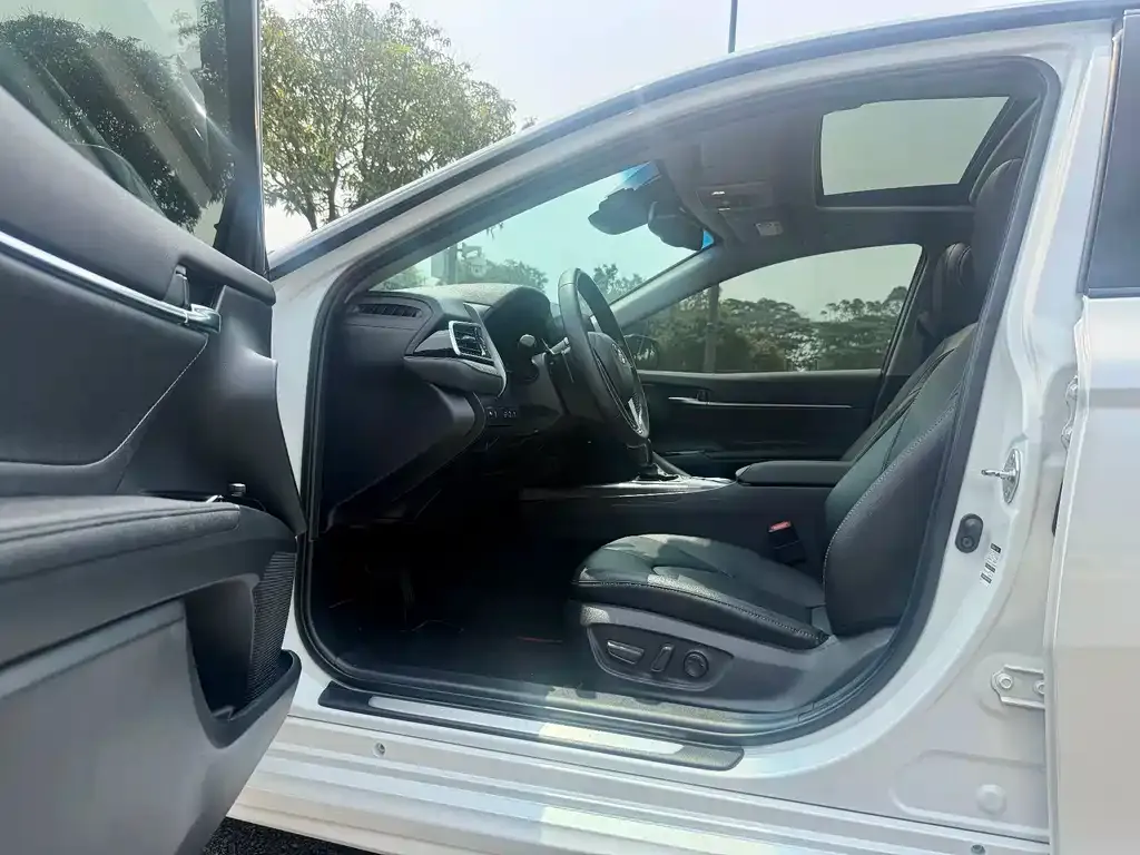 Toyota Camry 2022 из CN, фото 5