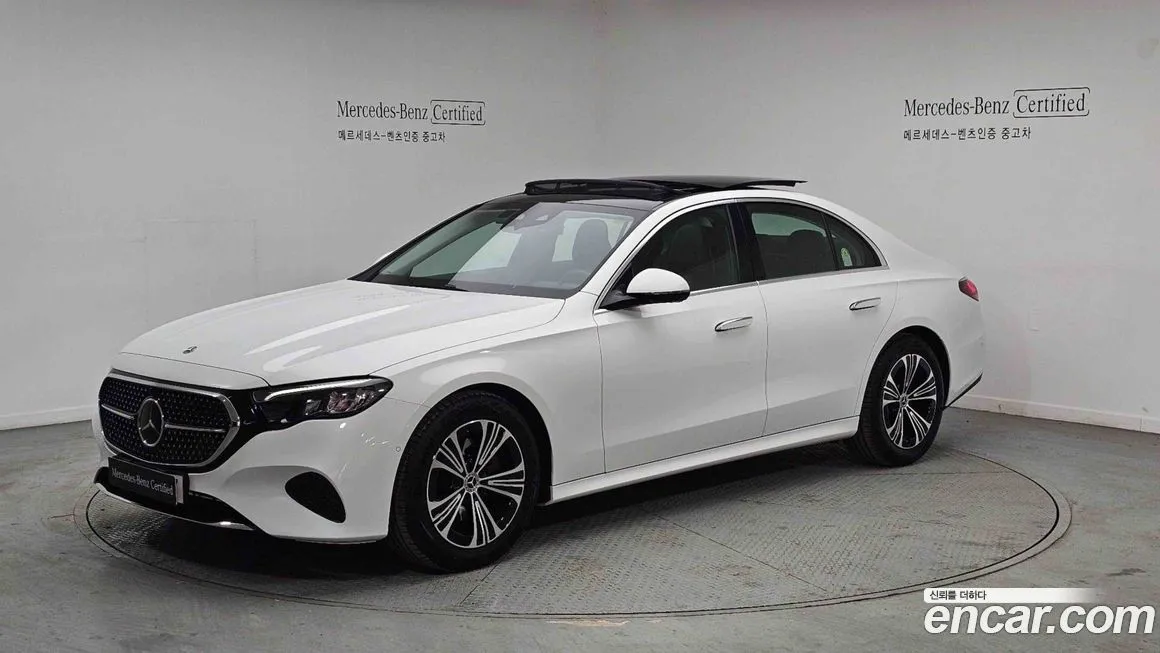 Mercedes-Benz E-Class — фото 1