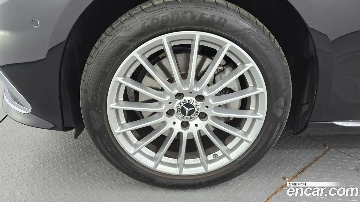 Mercedes-Benz E-Class 2023 из KR, фото 7