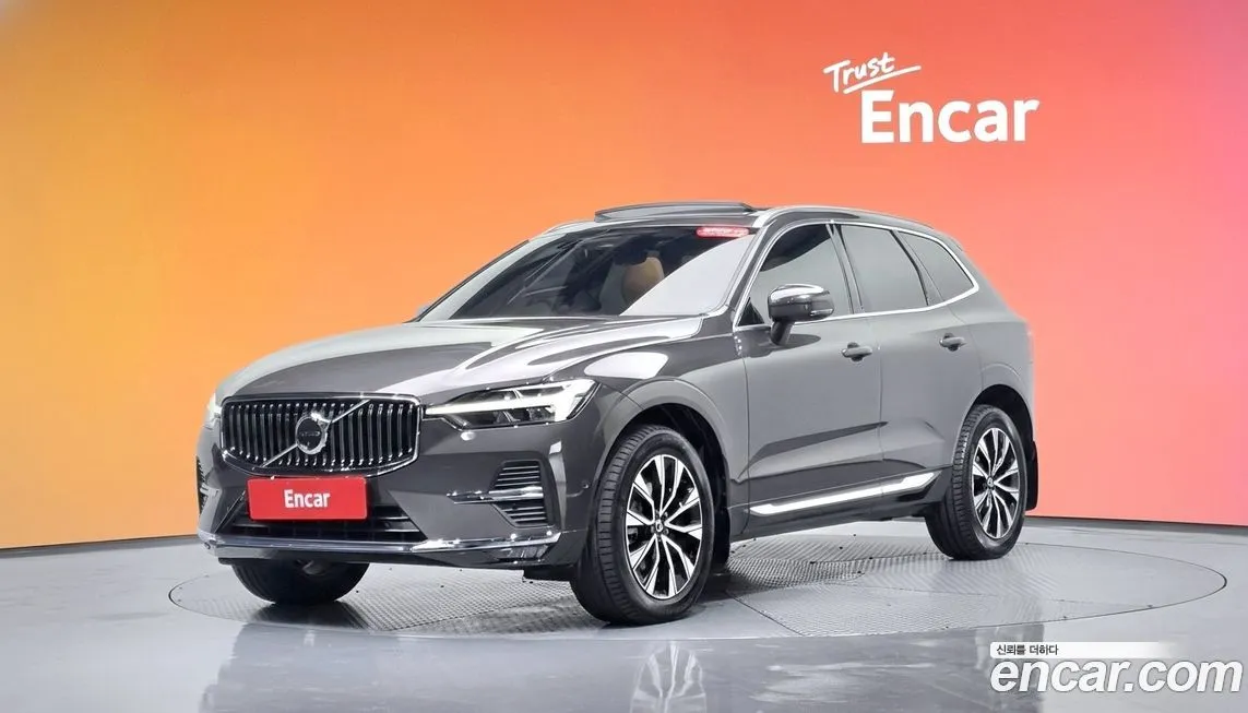 Volvo XC60 — фото 1
