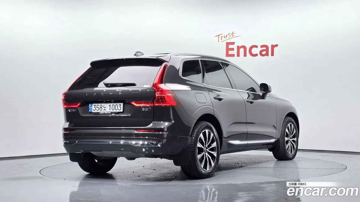 Volvo XC60 — фото 5