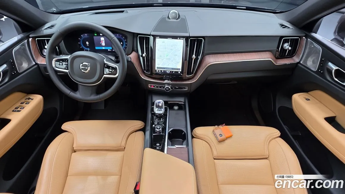 Volvo XC60 — фото 9