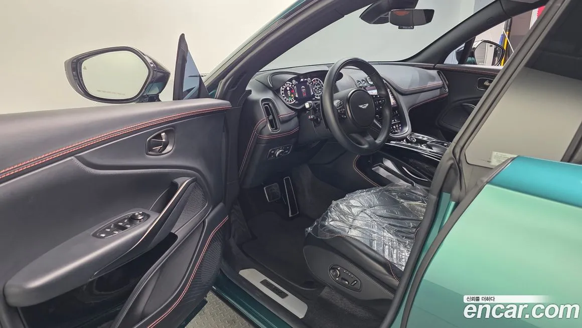 Aston Martin DBX 2023 из KR, фото 9