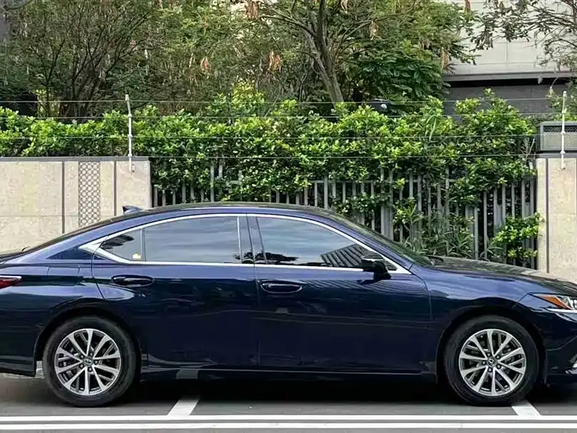 Lexus ES — фото 5