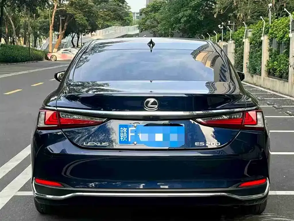 Lexus ES — фото 6