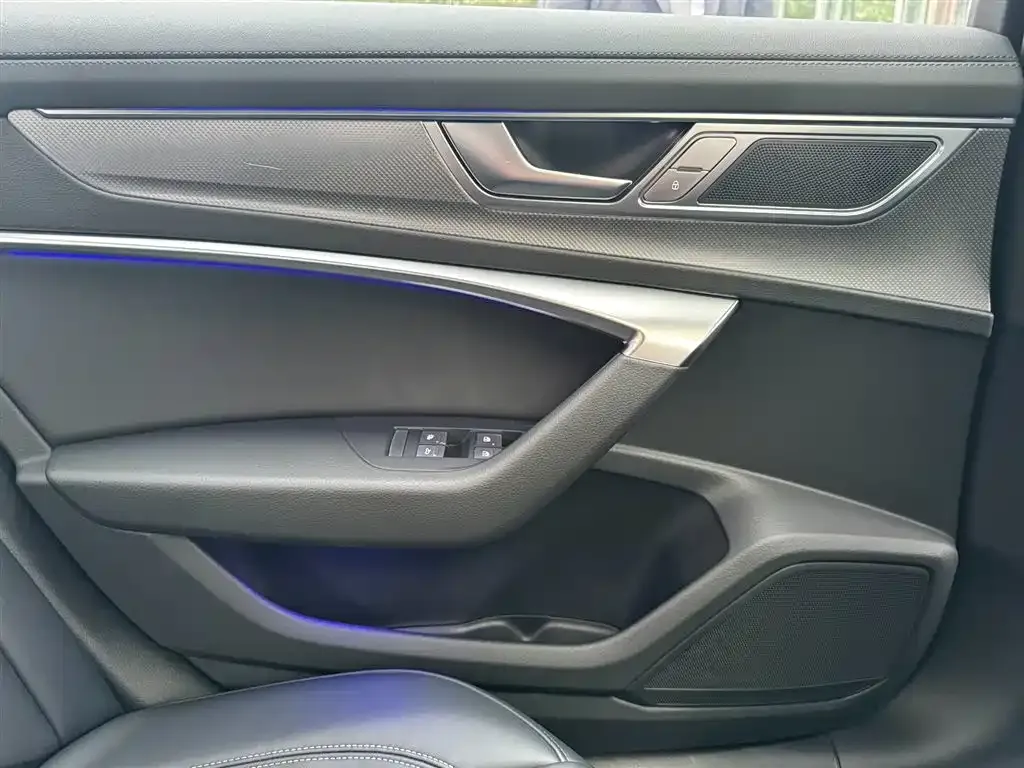 Audi A6L 2025 из CN, фото 8