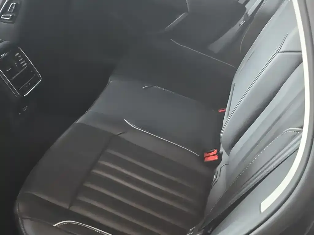 Volkswagen Passat — фото 10