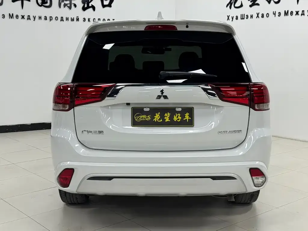 Mitsubishi Outlander — фото 2