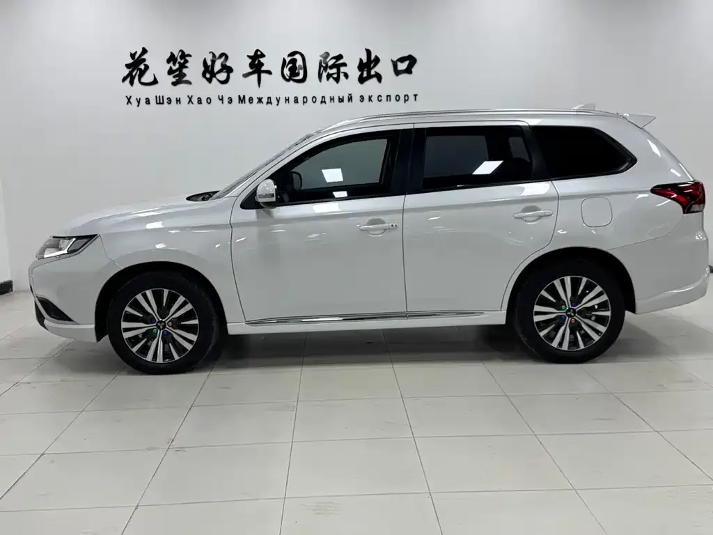 Mitsubishi Outlander — фото 3
