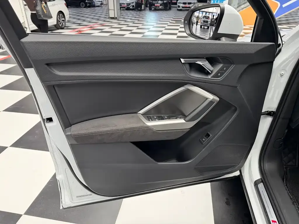 Audi Q3 2022 из CN, фото 8