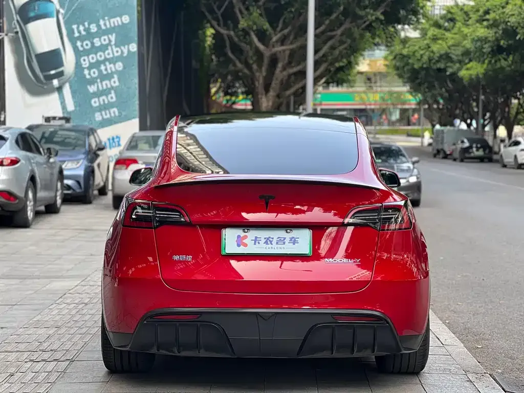 Tesla Model Y — фото 6