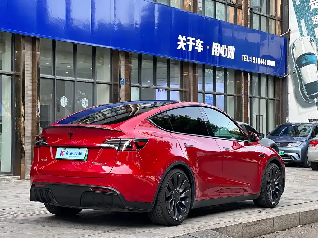 Tesla Model Y — фото 5