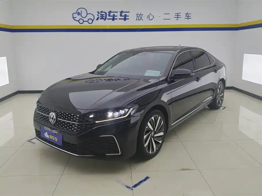 Volkswagen Passat — фото 1