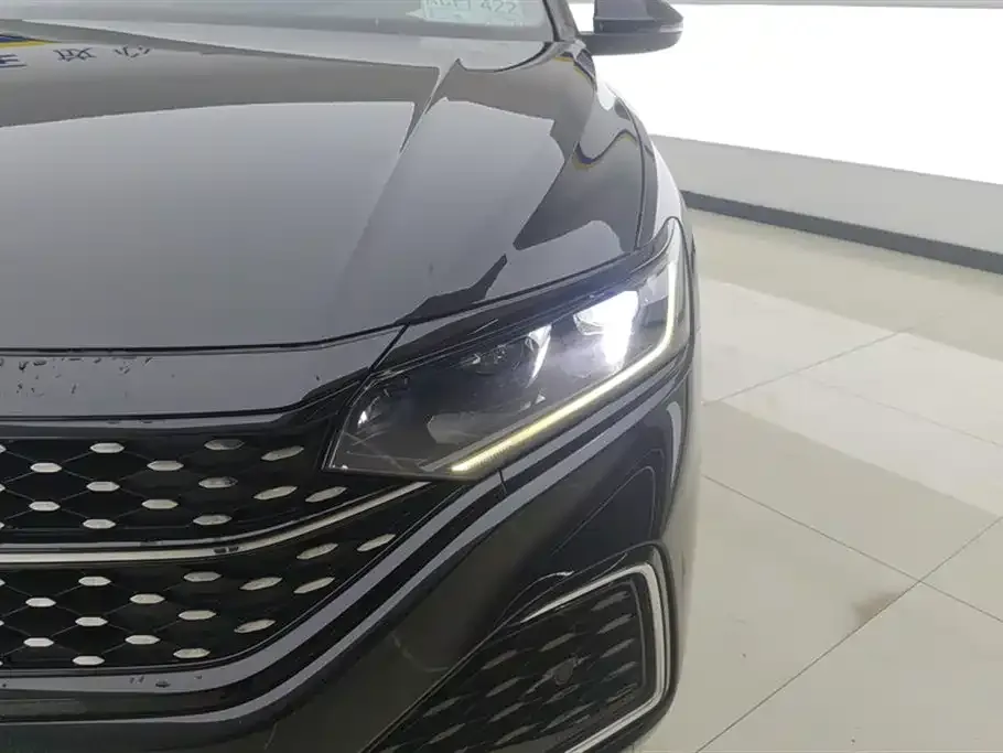 Volkswagen Passat — фото 10