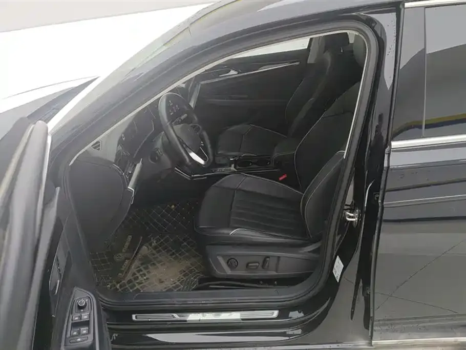 Volkswagen Passat — фото 8
