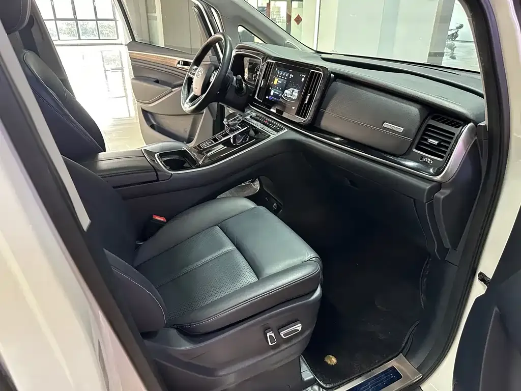 GAC Motor Trumpchi M8 — фото 8