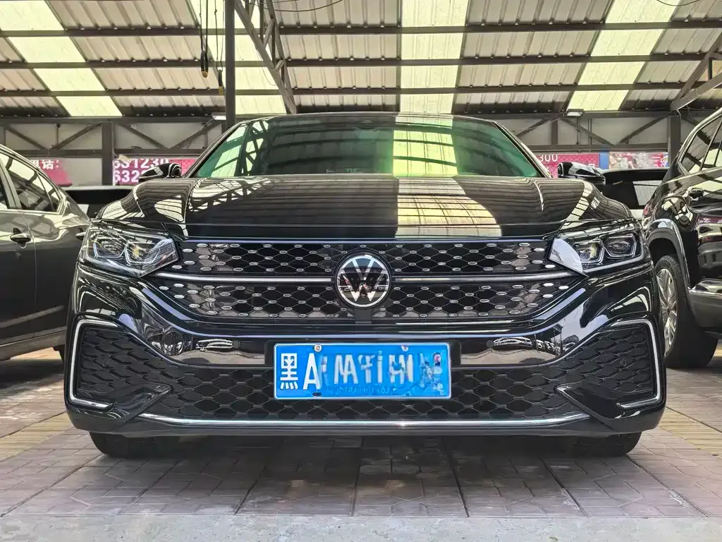 Volkswagen Passat — фото 1
