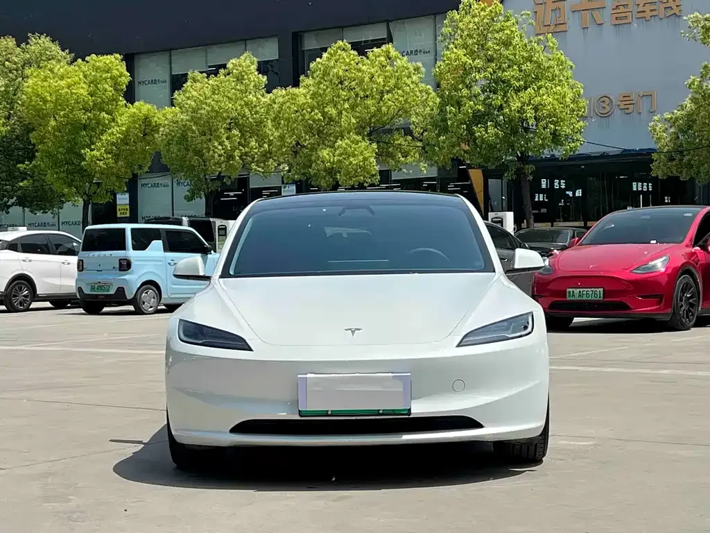 Tesla Model 3 — фото 8