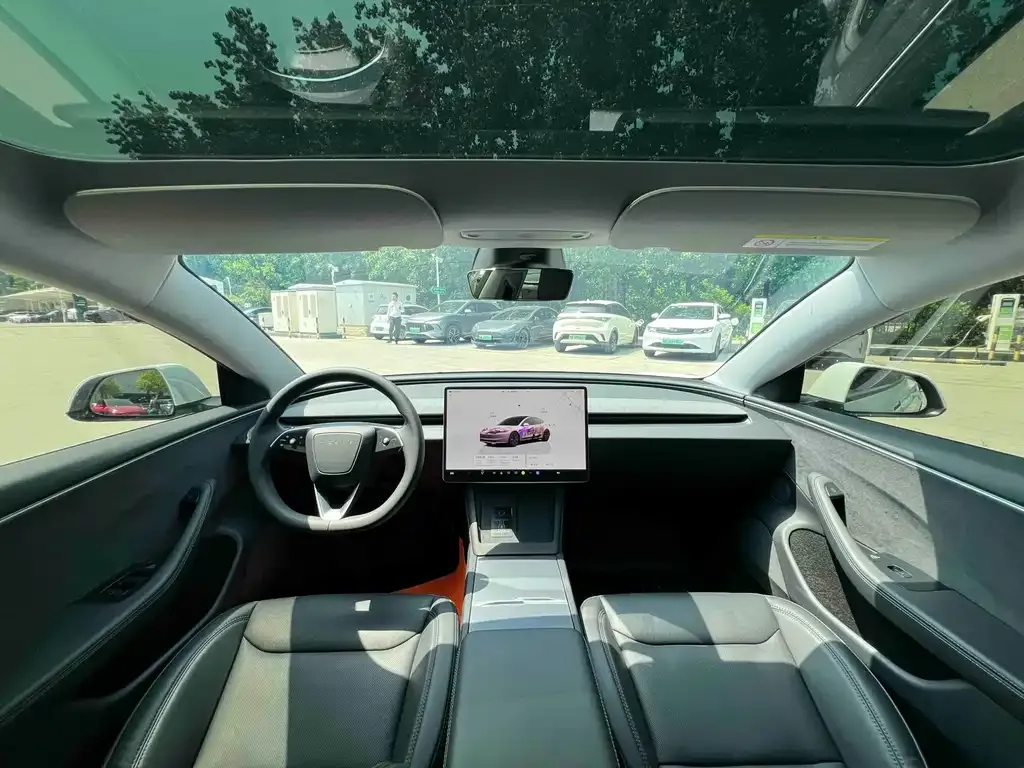 Tesla Model 3 — фото 10