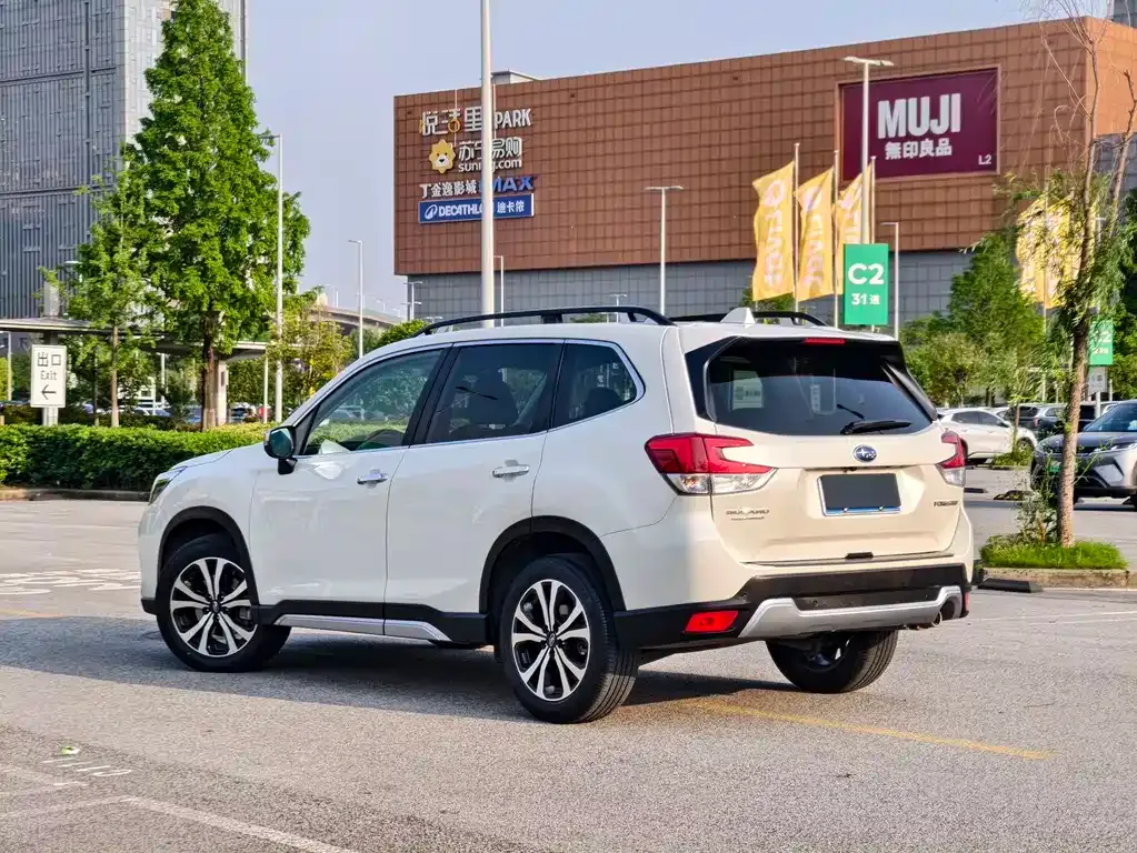 Subaru Forester — фото 7