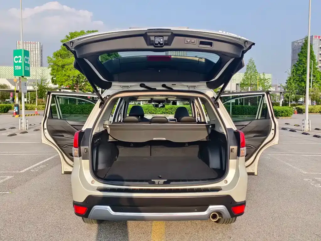 Subaru Forester — фото 5