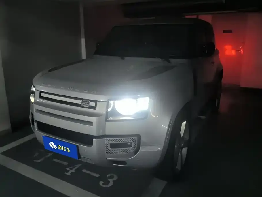 Land Rover Defender — фото 1