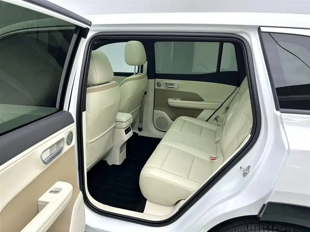 Toyota Platinum 3X 2025 из CN, фото 7