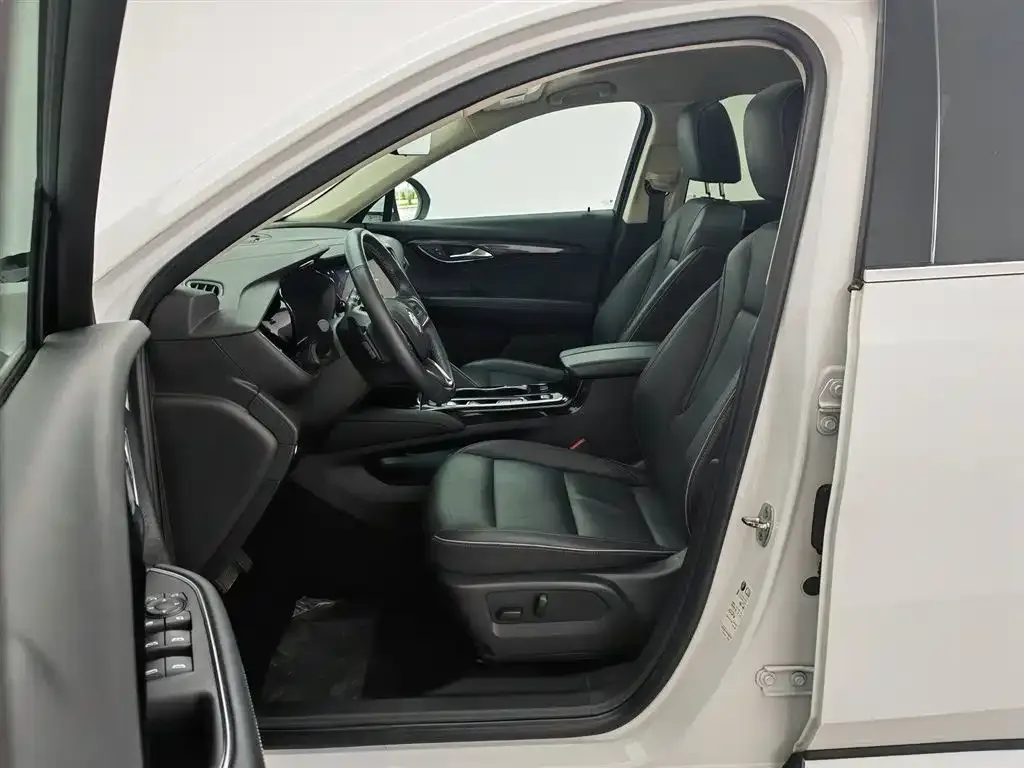 Buick Envision Plus — фото 6